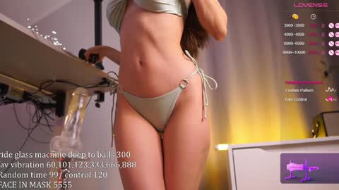 Snapshot of iamsavagegirl chatting on February 2025 07:44:02 PM Yana online show from February 2025 07:44:02 PM