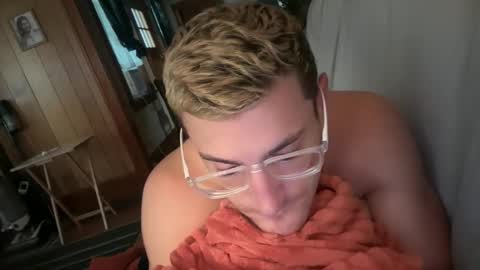 Snapshot of iamtommyparker chatting on September 2025 04:11:01 PM iamtommyparker online show from September 2025 04:11:01 PM