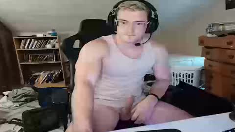 Snapshot of iamtommyparker chatting on September 2025 08:03:01 PM iamtommyparker online show from September 2025 08:03:01 PM