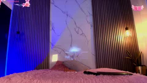 V I C T O R I A online show from September 2025 07:57:01 PM