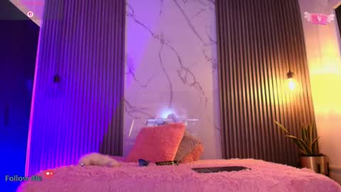 V I C T O R I A online show from October 2025 07:23:02 PM