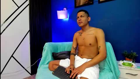 Snapshot of ian_lein chatting on November 2025 04:23:02 AM IAN LEIN online show from November 2025 04:23:02 AM