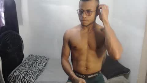 ian_tuner online show from December 2025 07:33:02 PM