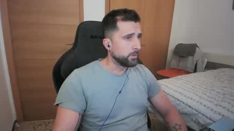Snapshot of iberian_macho chatting on October 2025 07:42:01 AM iberian_macho online show from October 2025 07:42:01 AM