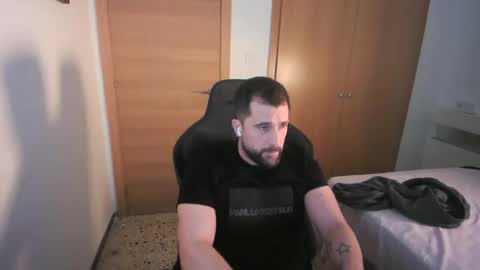 iberian_macho online show from November 2025 02:53:02 PM