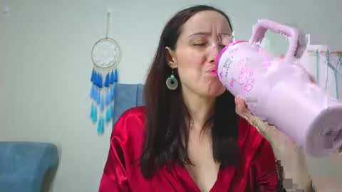 Iberian Moon online show from November 2025 01:33:02 PM