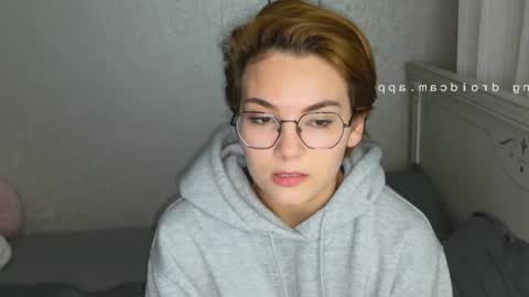 Ksenia online show from October 2025 04:57:02 PM