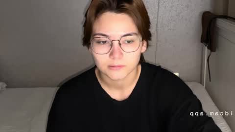 Ksenia online show from November 2025 07:01:02 PM