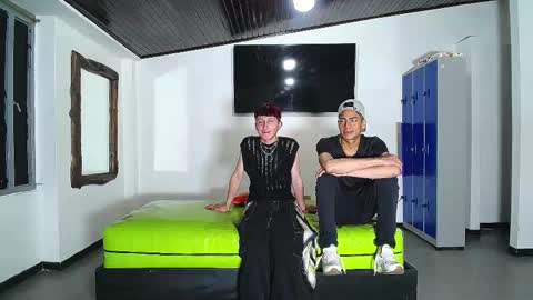 THOMAS AND DAMIAND online show from November 2025 01:00:02 PM