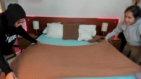 Icy online show from September 2025 10:15:02 AM