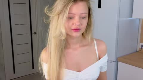 Lisa online show from December 2024 03:25:02 AM