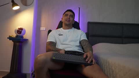 Igor scott online show from September 2025 02:01:02 AM