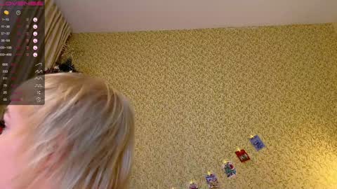 Snapshot of igotuscookies chatting on December 2024 04:11:02 PM Emmy help me reach 100 thumbs up online show from December 2024 04:11:02 PM