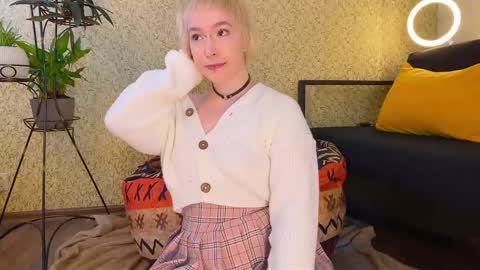 Snapshot of igotuscookies chatting on February 2025 09:37:01 AM Emmy help me reach 100 thumbs up online show from February 2025 09:37:01 AM