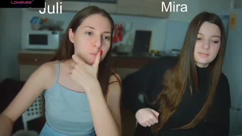 Snapshot of ihavepaws33 chatting on February 2025 03:48:02 PM Julia and Mira online show from February 2025 03:48:02 PM
