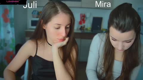 Snapshot of ihavepaws33 chatting on March 2025 11:06:02 AM Julia and Mira online show from March 2025 11:06:02 AM