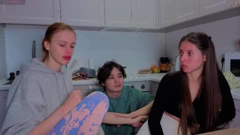 Julia and Mira online show from January 2026 11:34:01 AM