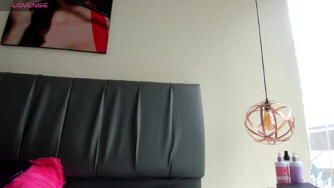 Isabella online show from May 2026 12:21:02 PM