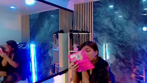 iisalombardi online show from October 2025 02:36:02 AM