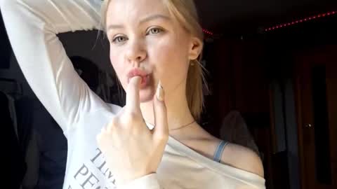 ShyLuna online show from March 2026 06:50:01 AM