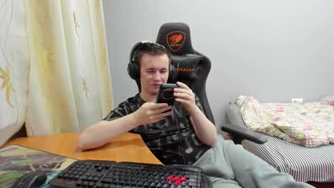 Snapshot of iliaskrislove chatting on November 2025 08:18:01 PM iliaskris online show from November 2025 08:18:01 PM