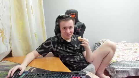 Snapshot of iliaskrislove chatting on November 2025 08:30:02 PM iliaskris online show from November 2025 08:30:02 PM