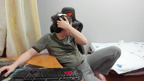 iliaskris online show from January 2026 12:02:01 AM