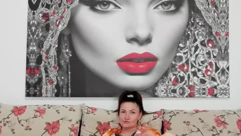 Snapshot of illegalbeauty87 chatting on September 2025 08:08:01 PM Ingrid or more easier...Miss  GoDDess Mistress online show from September 2025 08:08:01 PM