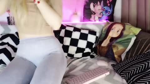 nicollee online show from March 2025 07:58:02 PM