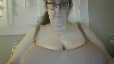 Snapshot of im_barbie5 chatting on March 2026 05:51:01 AM Barbie online show from March 2026 05:51:01 AM