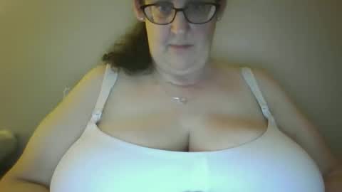 Snapshot of im_barbie5 chatting on April 2026 05:25:01 AM Barbie online show from April 2026 05:25:01 AM