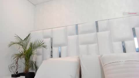 Nika online show from November 2025 04:07:02 PM