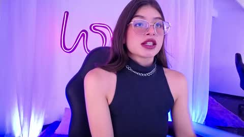 Snapshot of imchloe_ chatting on October 2025 09:15:01 PM Chloe online show from October 2025 09:15:01 PM