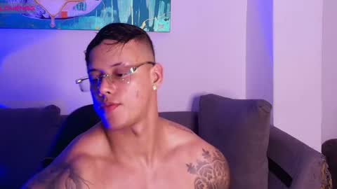 Snapshot of imconor chatting on April 2026 10:19:02 PM imconor online show from April 2026 10:19:02 PM