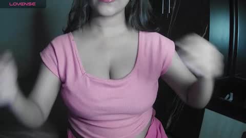 Snapshot of imlovelyrose chatting on January 2026 08:01:01 PM ROSE online show from January 2026 08:01:01 PM