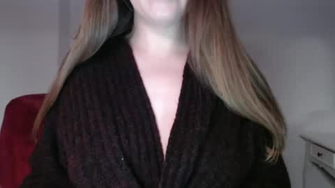 Pola online show from December 2024 10:29:01 PM