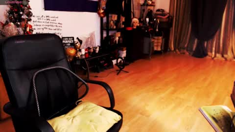 Empress online show from February 2025 02:35:02 AM