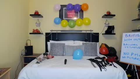 inannalove online show from November 2025 10:26:02 AM