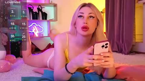 Snapshot of inchcaser chatting on April 2026 08:36:02 PM Dina Help me reach 100 likes online show from April 2026 08:36:02 PM