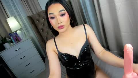 indestructabletrixie online show from December 2024 04:40:02 PM