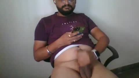 Snapshot of indianlover1433 chatting on January 2025 05:43:01 AM Indian lover online show from January 2025 05:43:01 AM