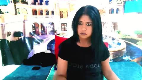 Mika online show from November 2025 06:39:01 PM