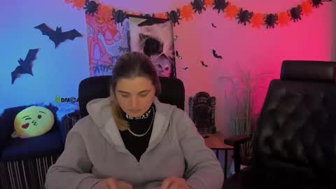 inga_gree online show from November 2025 07:49:02 PM