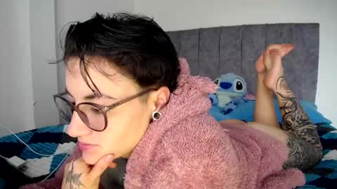 lyan onlyfans n linda online show from February 2026 08:35:02 PM