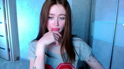 Lina online show from February 2025 12:48:02 PM