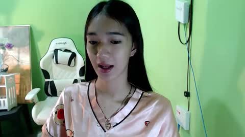 Reign online show from November 2025 07:49:02 PM