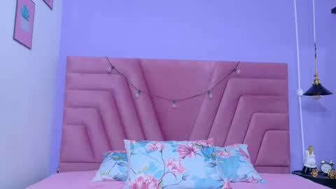 innocenthazel online show from December 2025 12:32:01 PM