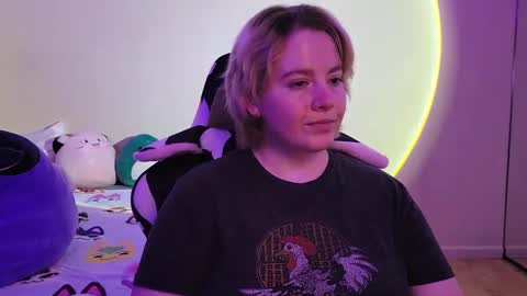 Faye online show from December 2024 02:06:01 PM