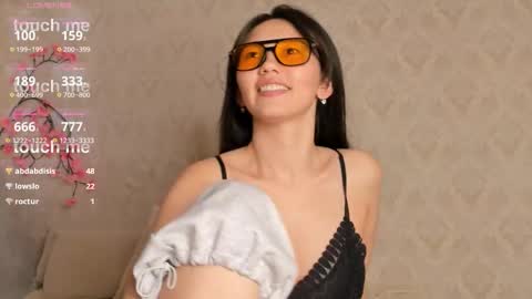 iris on cam online show from October 2025 10:17:01 PM