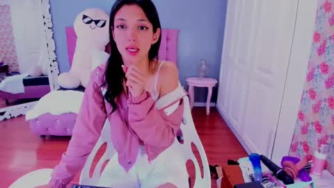 Snapshot of iris_stone_ chatting on January 2025 04:29:01 PM Iris online show from January 2025 04:29:01 PM